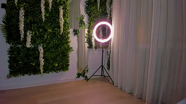 VivienCarter online show from October 14, 2025, 5:24 pm