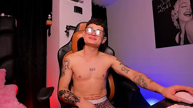 LexieandNate online show from March 16, 2025, 4:41 am