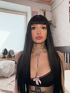 madelinexx online show from May 28, 2026, 10:54 am