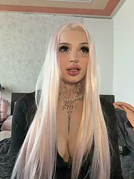 madelinexx online show from May 15, 2026, 2:26 pm