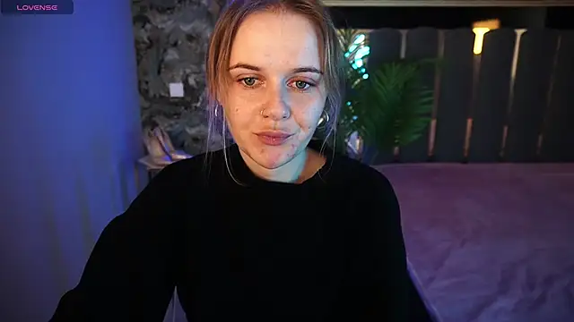 Snapshot of MaribelRiverr_ chatting on November 4, 2025, 6:39 am MaribelRiverr online show from November 4, 2025, 6:39 am