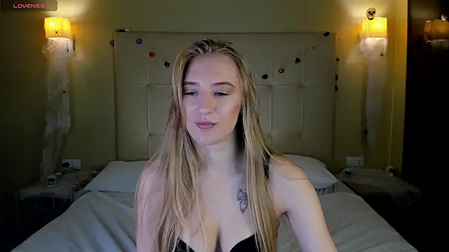 Stacy River online show from November 5, 2025, 9:12 am