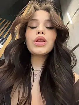 Chloe  Moon online show from December 1, 2025, 4:08 pm