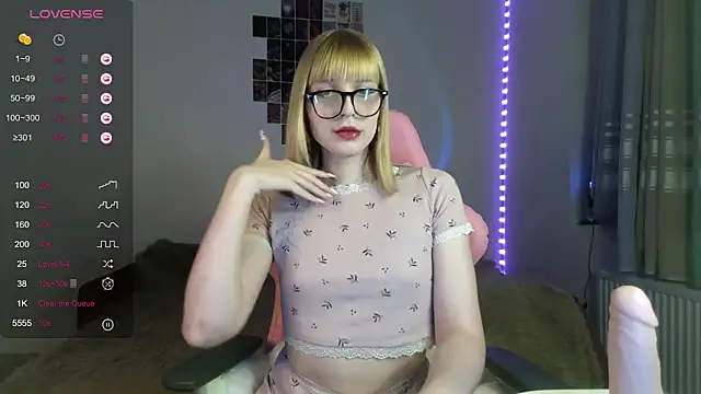 Snapshot of joy_pretty chatting on December 14, 2024, 2:22 am joy pretty online show from December 14, 2024, 2:22 am