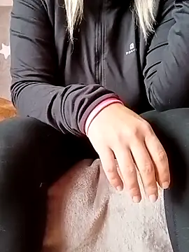 LaRa forU online show from November 26, 2025, 10:59 am