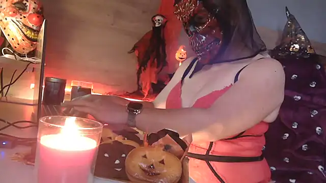 LaRa forU online show from November 1, 2025, 10:20 am