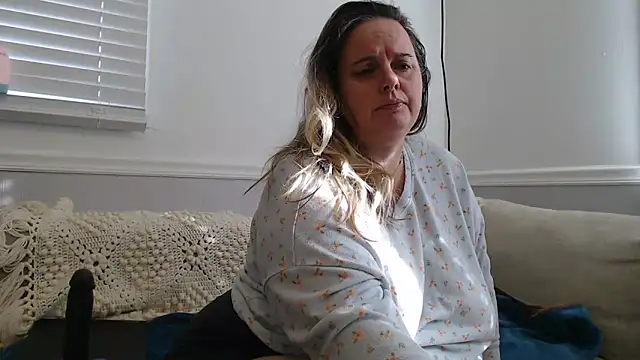 Snapshot of LauLauPAWG chatting on February 4, 2025, 7:55 pm LauLauPAWG online show from February 4, 2025, 7:55 pm