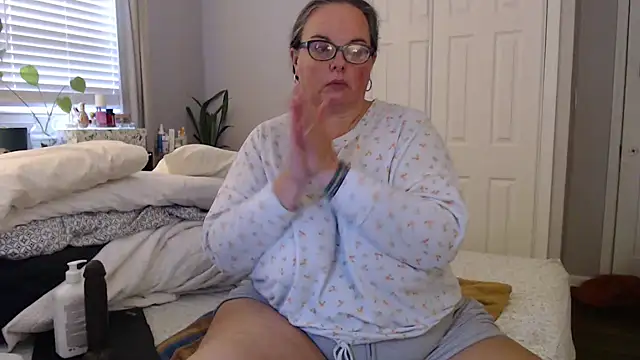 LauLauPAWG online show from November 11, 2025, 8:14 pm