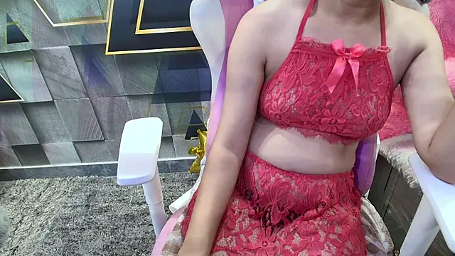 Snapshot of YourKusu chatting on October 25, 2025, 1:12 pm YourKusu online show from October 25, 2025, 1:12 pm