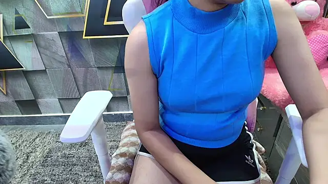 Snapshot of YourKusu chatting on October 8, 2025, 5:35 pm YourKusu online show from October 8, 2025, 5:35 pm