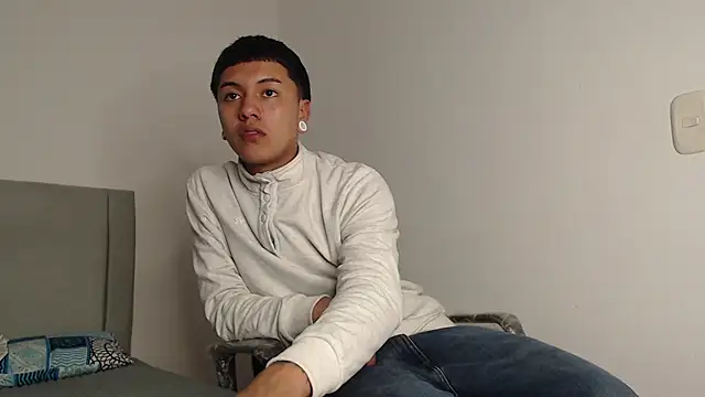 alex-lover online show from March 27, 2026, 3:37 am