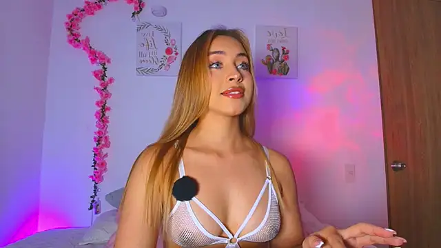 PollyGrey  online show from March 28, 2026, 3:18 am