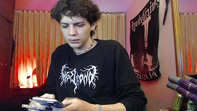 Snapshot of Soul_cursed_boy chatting on January 14, 2025, 6:13 am Soul cursed boy online show from January 14, 2025, 6:13 am