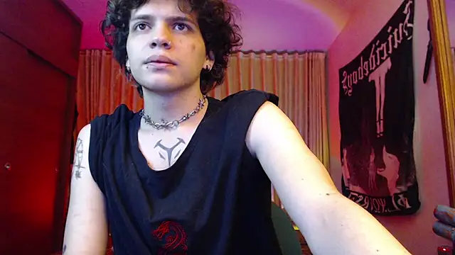 Snapshot of Soul_cursed_boy chatting on February 18, 2025, 12:05 am Soul cursed boy online show from February 18, 2025, 12:05 am