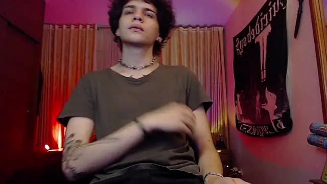 Snapshot of Soul_cursed_boy chatting on January 9, 2025, 3:26 am Soul cursed boy online show from January 9, 2025, 3:26 am