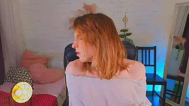 Snapshot of _yourFoxy_ chatting on July 1, 2026, 5:52 am yourFoxy online show from July 1, 2026, 5:52 am