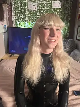 PeachyPrim online show from July 17, 2026, 10:29 pm