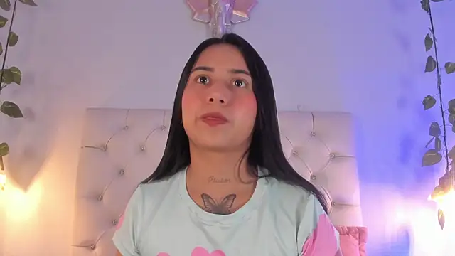 Isabella Flowers online show from October 17, 2025, 8:54 pm