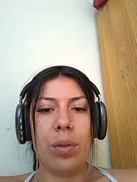 Sweel Leyva18 online show from September 23, 2025, 12:45 pm