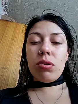 Sweel Leyva18 online show from October 15, 2025, 9:12 pm