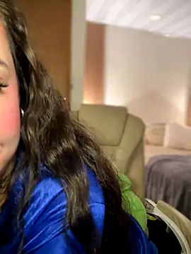 Snapshot of Mae_Henao9 chatting on November 23, 2025, 8:57 am Mae Henao9 online show from November 23, 2025, 8:57 am