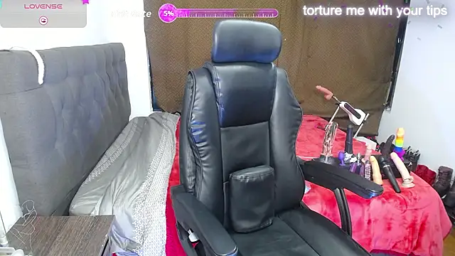 Snapshot of girl_naugthy chatting on February 25, 2026, 1:50 am girl naugthy online show from February 25, 2026, 1:50 am