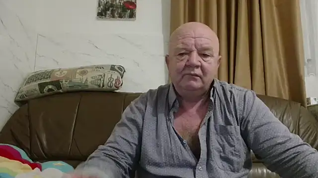 fullballs6 online show from December 21, 2025, 3:08 am