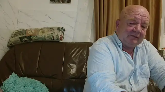 fullballs6 online show from December 3, 2025, 3:07 am