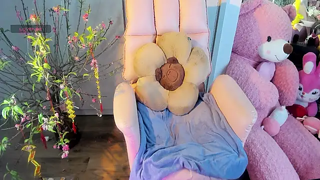  Dau  online show from February 10, 2025, 6:35 pm