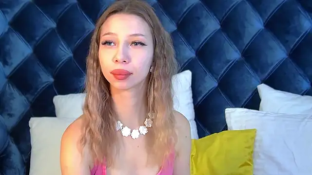 MaliaLandre online show from October 8, 2025, 4:08 pm