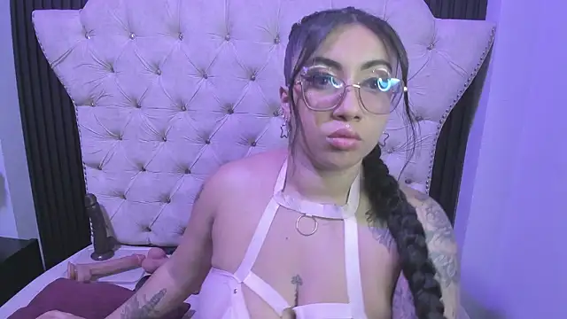 Sexy cristall  online show from March 12, 2026, 1:11 am