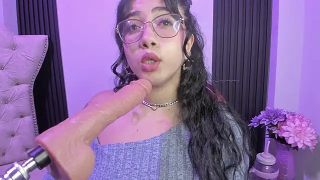Snapshot of Sexy_cristall_ chatting on May 24, 2026, 8:09 pm Sexy cristall online show from May 24, 2026, 8:09 pm