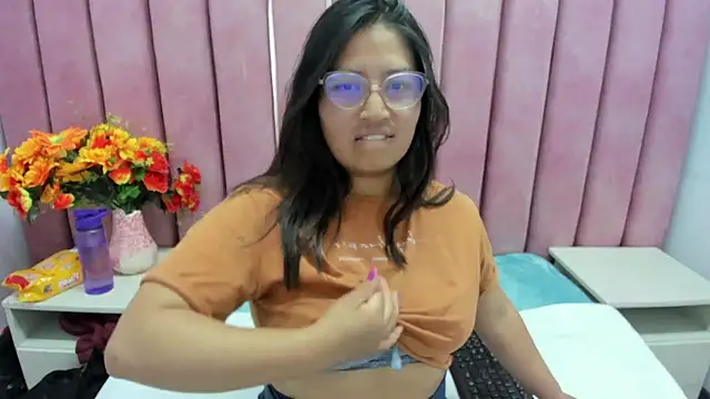 Miaa Smiith  online show from September 27, 2025, 3:12 am