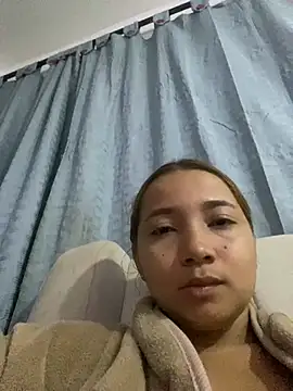 Snapshot of queen_angelique chatting on February 13, 2025, 5:16 am queen angelique online show from February 13, 2025, 5:16 am