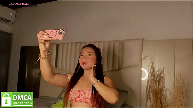 queen angelique online show from April 17, 2026, 3:31 am