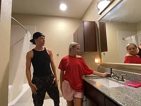 girlfriendmissy online show from February 14, 2025, 7:23 pm