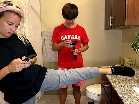 girlfriendmissy online show from September 24, 2025, 11:21 pm