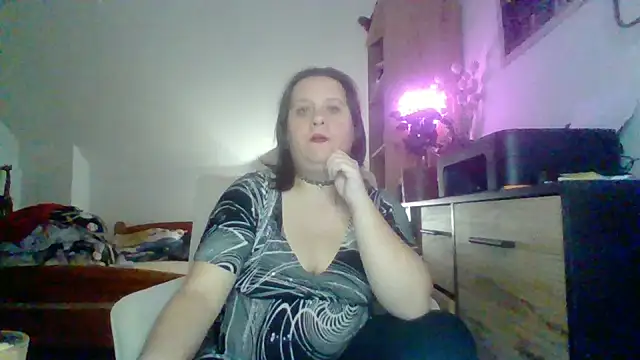 Snapshot of ReifeVenna chatting on October 20, 2025, 4:40 pm ReifeVenna online show from October 20, 2025, 4:40 pm