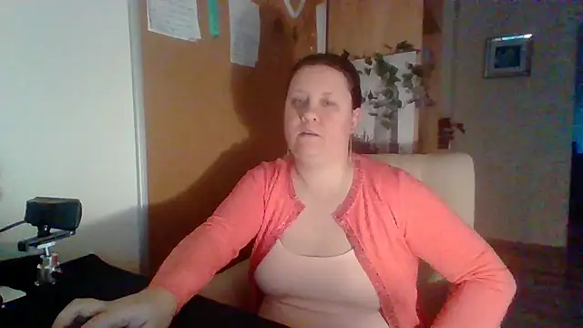 Snapshot of ReifeVenna chatting on January 15, 2025, 4:21 pm ReifeVenna online show from January 15, 2025, 4:21 pm