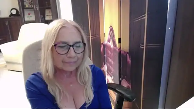 Snapshot of sofia_xkiss chatting on July 12, 2026, 1:45 pm sofia xkiss online show from July 12, 2026, 1:45 pm