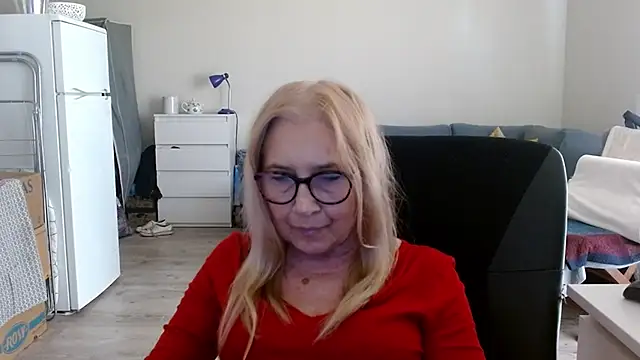 sofia xkiss online show from March 21, 2025, 7:44 am