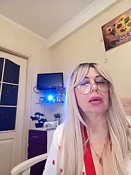 SusieNoreen online show from October 8, 2025, 1:51 am