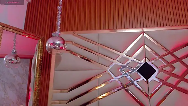 Sluttyandmature online show from March 25, 2026, 12:48 pm