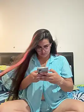 Snapshot of BellaPeers_ chatting on February 23, 2026, 1:01 pm BellaPeers online show from February 23, 2026, 1:01 pm