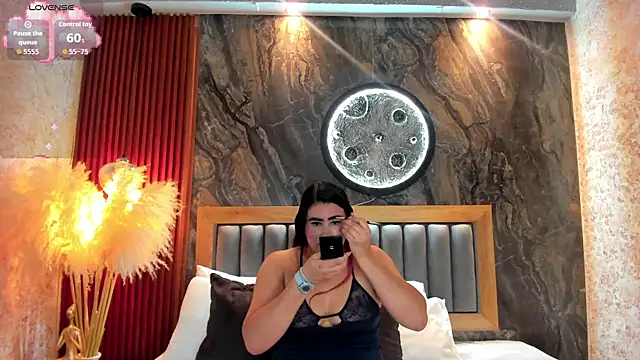 Snapshot of BellaPeers_ chatting on December 2, 2025, 11:56 am BellaPeers online show from December 2, 2025, 11:56 am