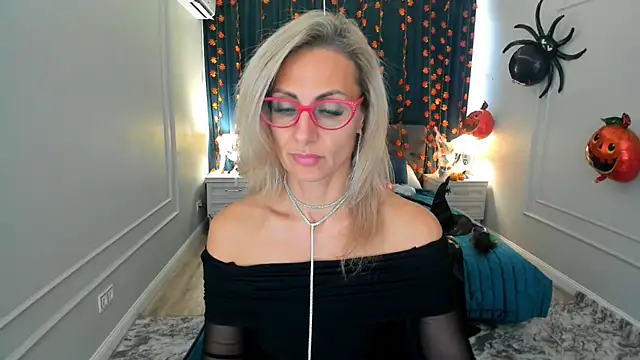 MuseOfStage online show from October 10, 2025, 11:33 am