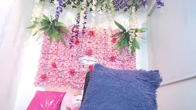 BLONDE SEXYHOT online show from November 13, 2025, 11:52 pm