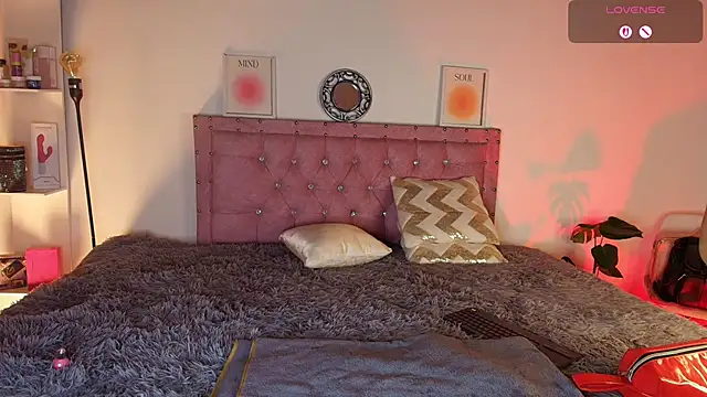 Snapshot of April_Scarlett chatting on November 8, 2025, 10:02 pm April Scarlett online show from November 8, 2025, 10:02 pm