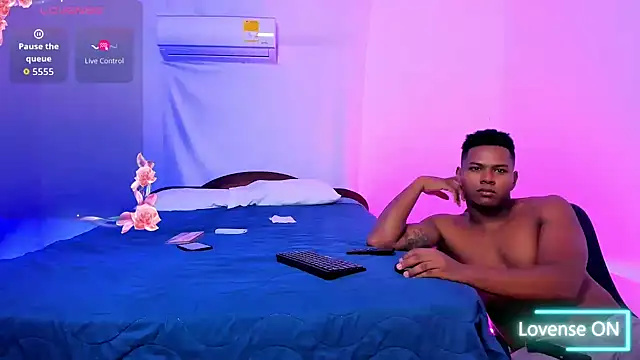 sasha fox00 online show from October 29, 2025, 5:06 am