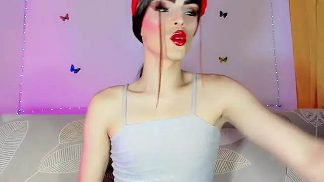 TatiGil online show from July 8, 2026, 7:14 pm